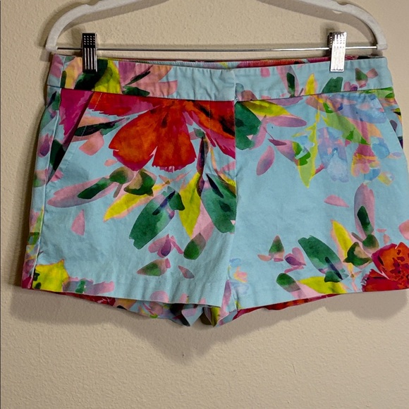 Trina Turk Pastel Floral Shorts Size 8 - Picture 1 of 6